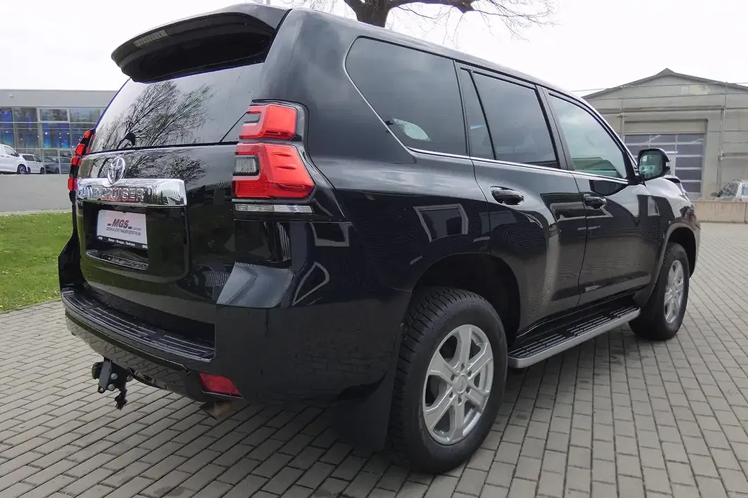 Toyota Land Cruiser 2.8 - Thumbnail 5