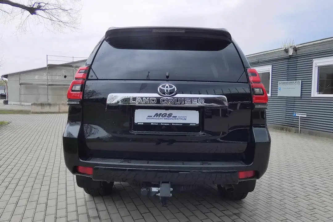 Toyota Land Cruiser 2.8 - Thumbnail 6