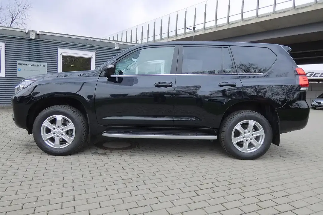 Toyota Land Cruiser 2.8 - Thumbnail 8