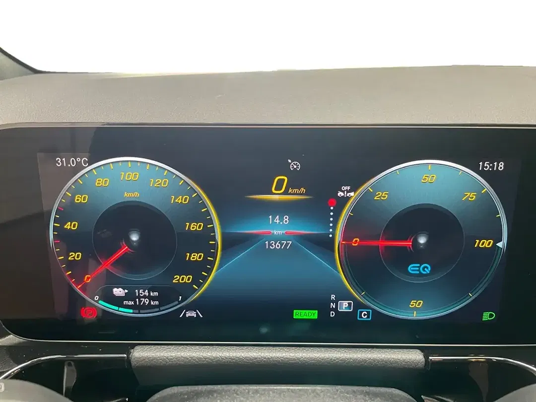 Mercedes-Benz EQA 300 4MATIC AMG MBUX Progressive - Thumbnail 13