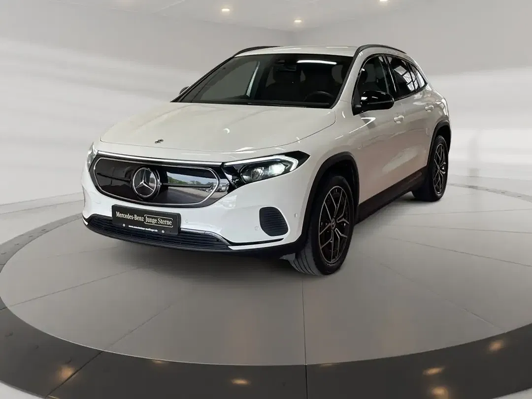 Mercedes-Benz EQA 300 4MATIC AMG MBUX Progressive - foto 1