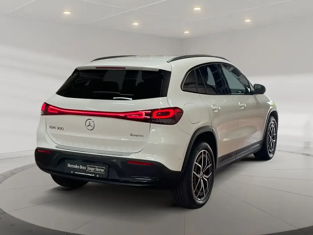 Mercedes-Benz EQA 300 4MATIC AMG MBUX Progressive - Thumbnail 3