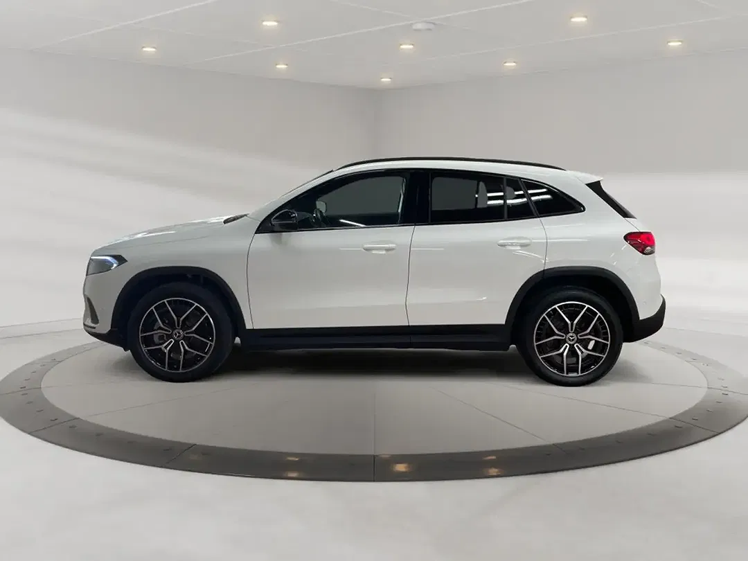Mercedes-Benz EQA 300 4MATIC AMG MBUX Progressive - Thumbnail 4