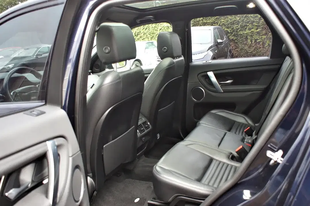 Land Rover Discovery Sport AUT 4x4 SE - Thumbnail 13