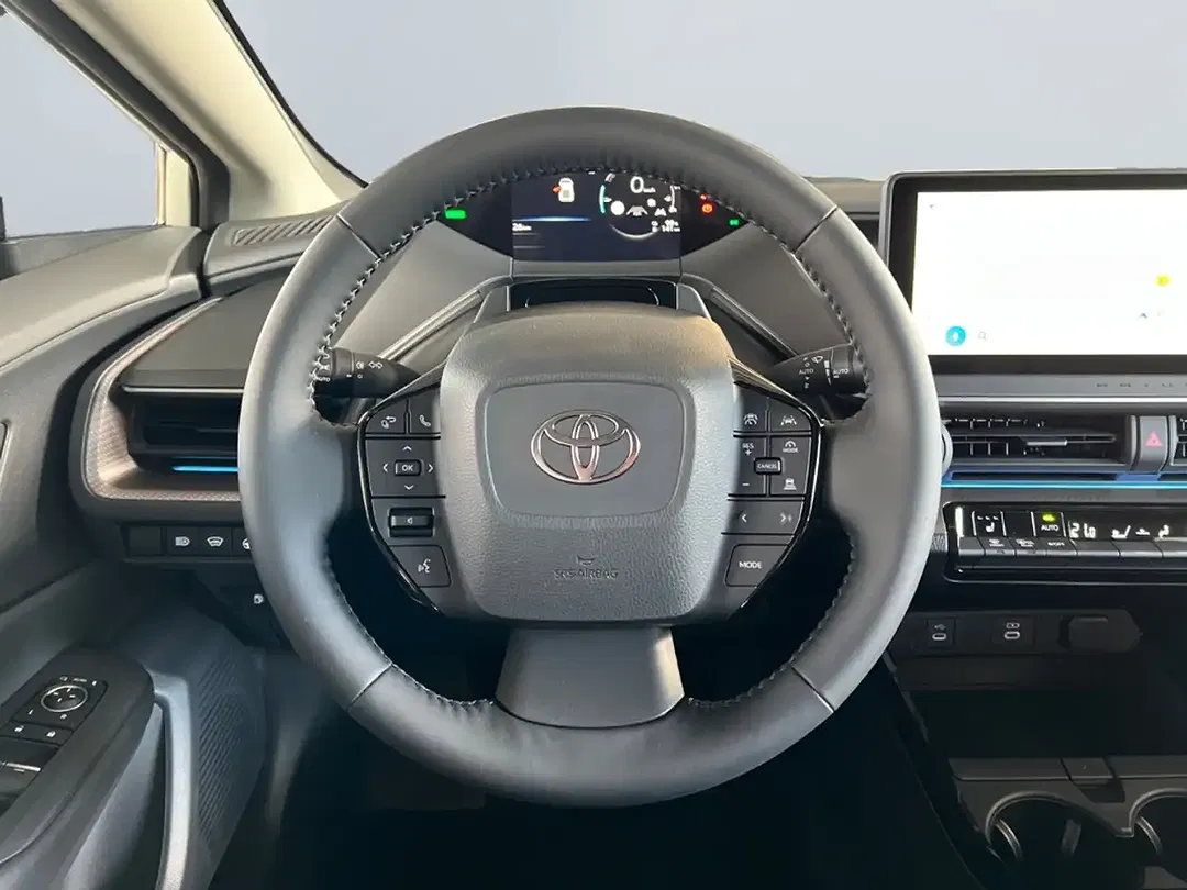 Toyota Prius PHEV Executive - Thumbnail 8