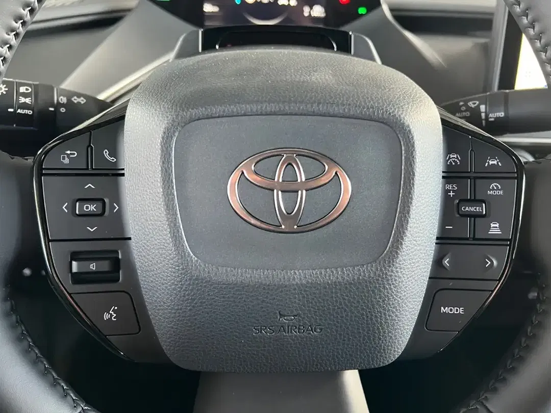 Toyota Prius PHEV Executive - Thumbnail 9