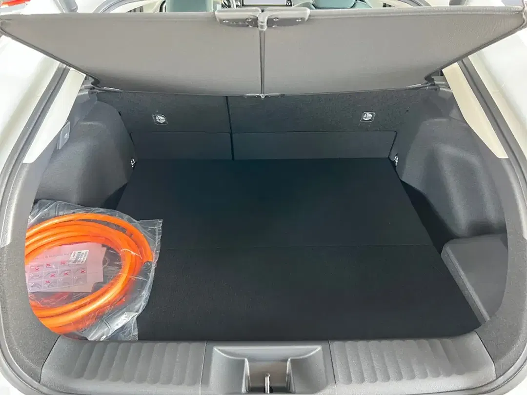 Toyota Prius PHEV Executive - foto 13