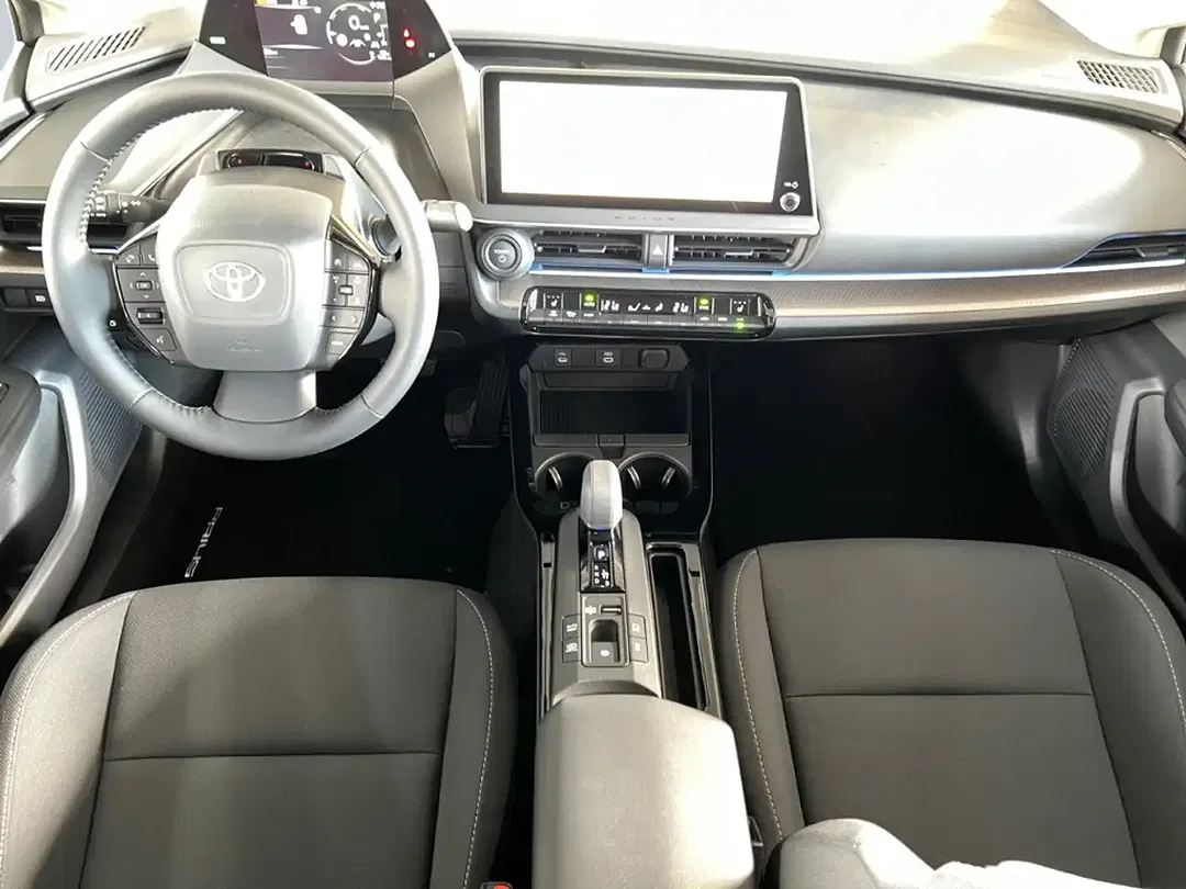 Toyota Prius PHEV Executive - Thumbnail 7