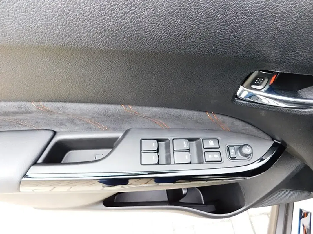 Suzuki Vitara Hybrid 1.4 4x4 Comfort+ - Thumbnail 12