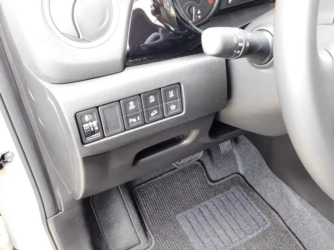 Suzuki Vitara Hybrid 1.4 4x4 Comfort+ - Thumbnail 13