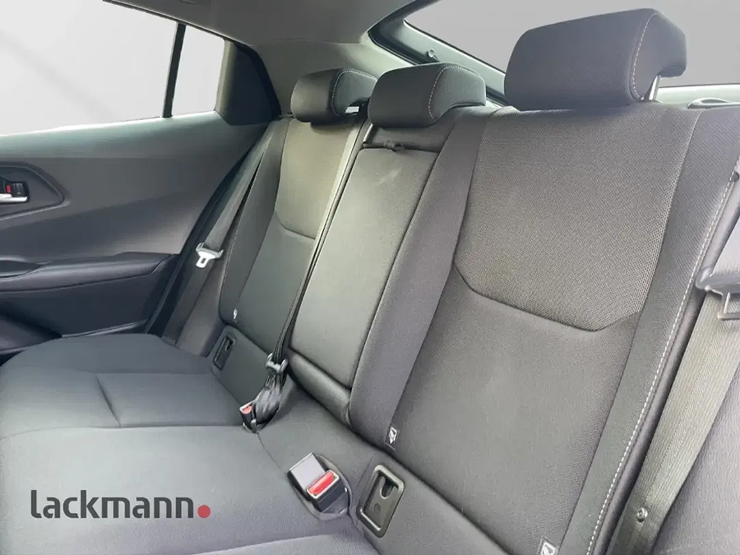 Toyota Prius PHEV Executive - Thumbnail 11