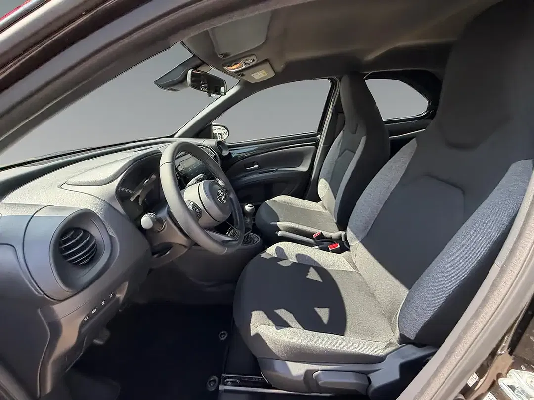 Toyota Aygo X Business Edition - Thumbnail 9