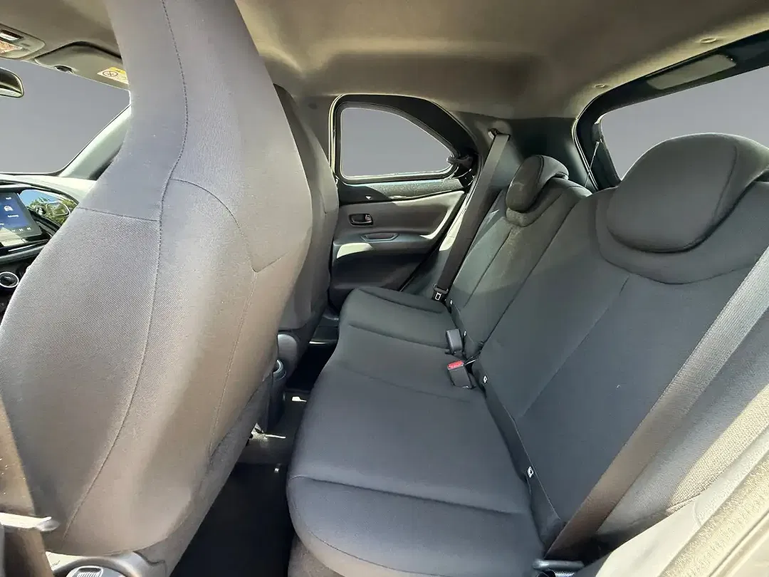 Toyota Aygo X Business Edition - Thumbnail 13