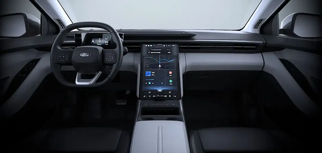 Ford Explorer 4x4 - Thumbnail 3