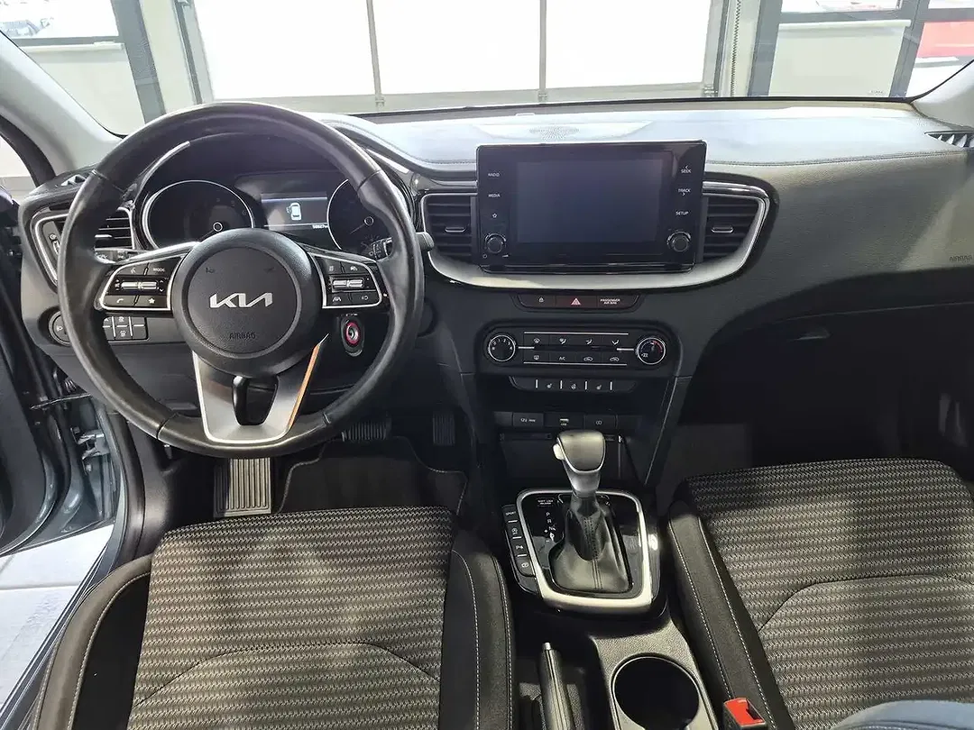 Kia Ceed / cee'd 1.5 T-GDI Vision - Thumbnail 9