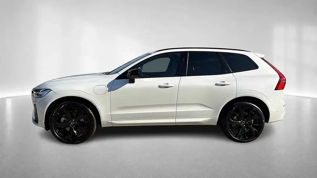 Volvo XC60 T6 AWD Edition Plus - Thumbnail 3