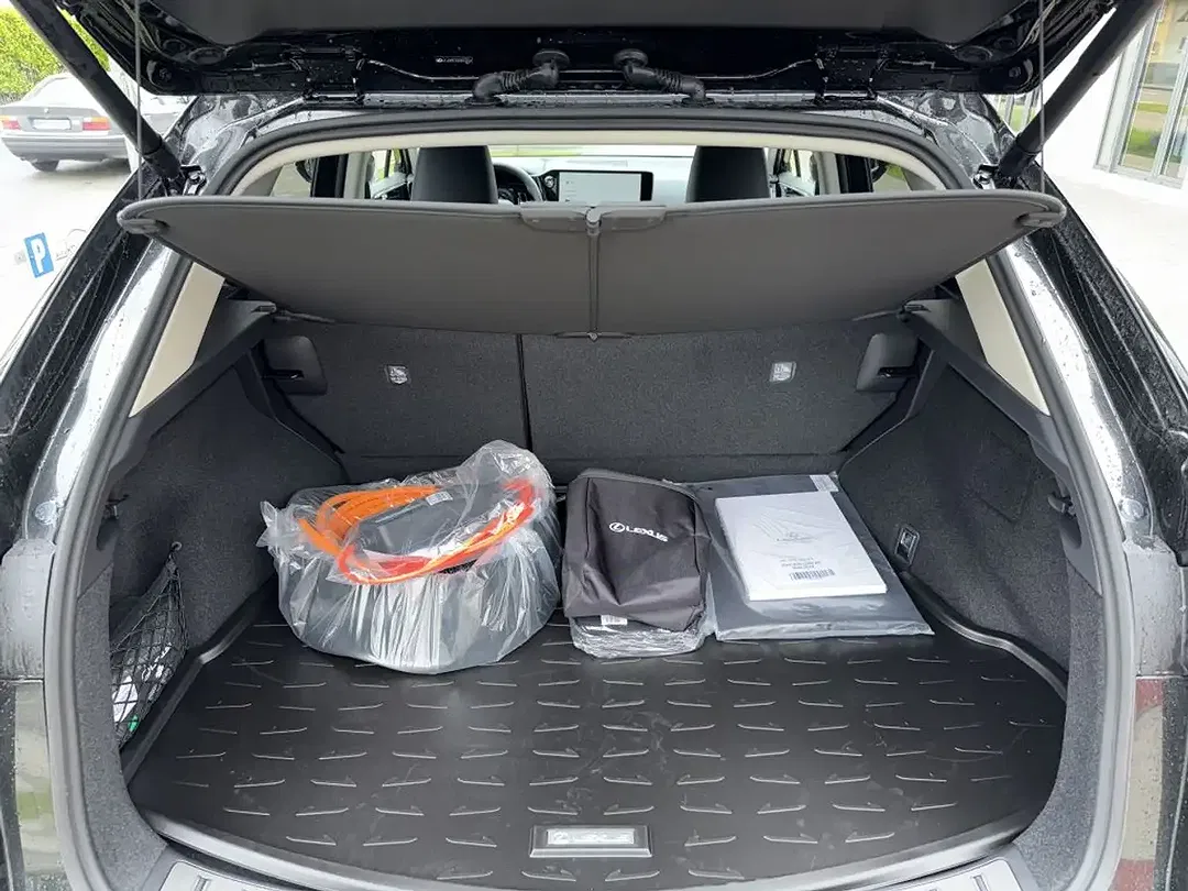 Lexus NX 450h+ E-FOUR Business - Thumbnail 4