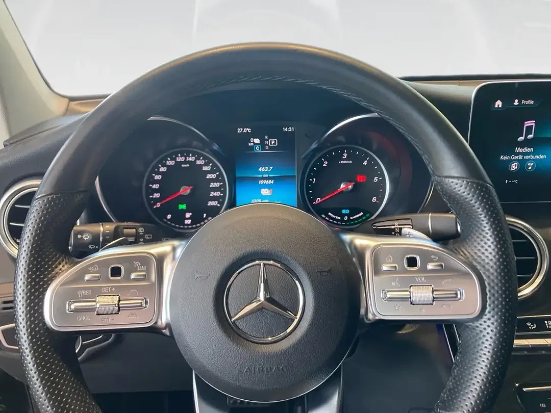 Mercedes-Benz GLC 300 4MATIC AMG Line Night - Thumbnail 11