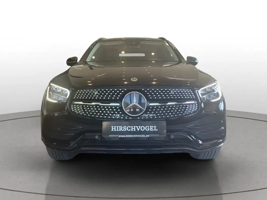 Mercedes-Benz GLC 300 4MATIC AMG Line Night - foto 2