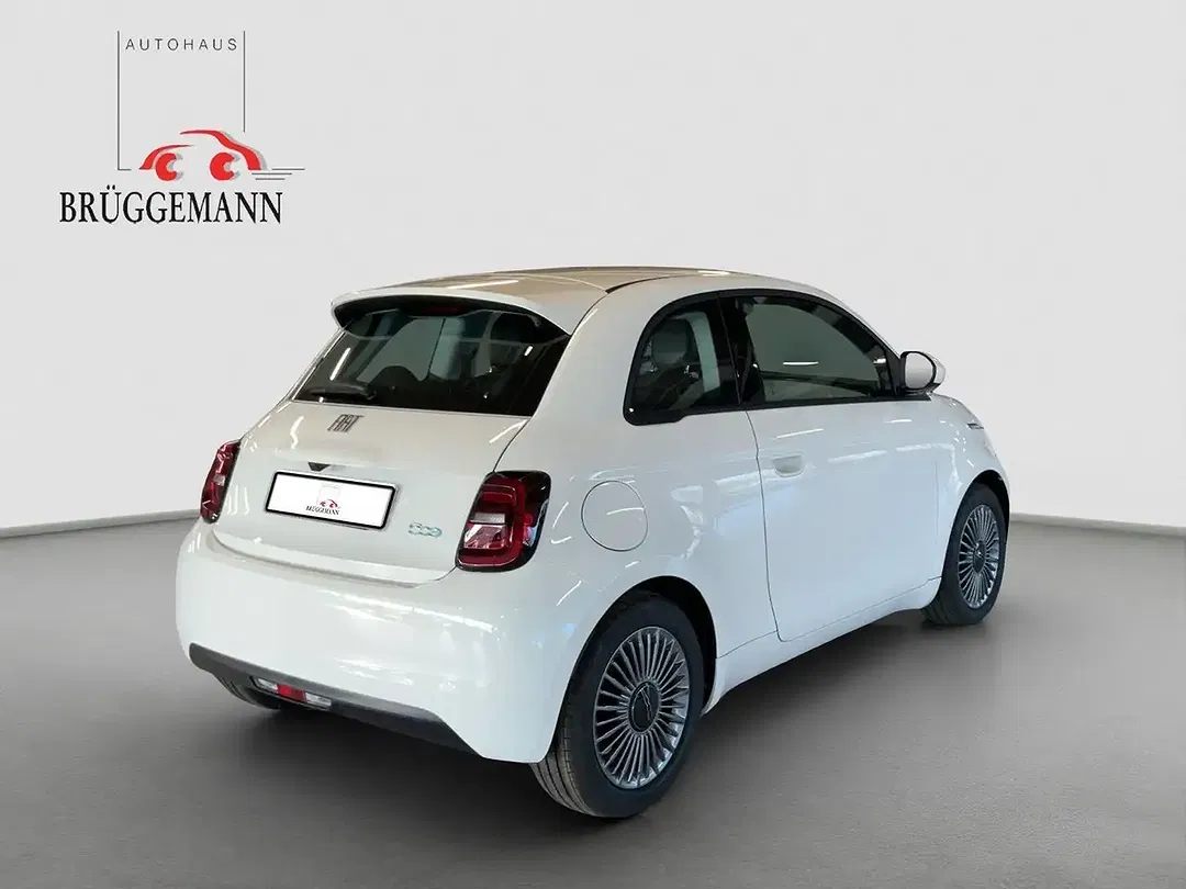 Fiat 500e - Thumbnail 6