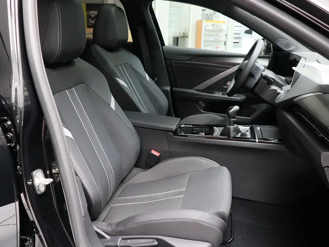 Opel Astra 1.2 GS - Thumbnail 6