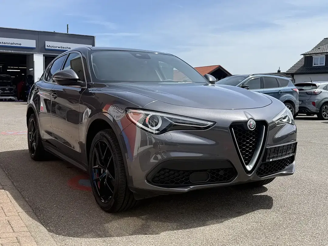 Alfa Romeo Stelvio Q4 Super - Thumbnail 3