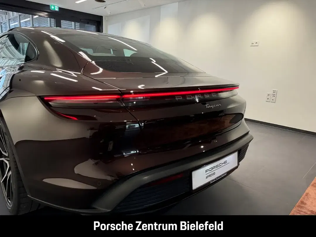 Porsche Taycan - Thumbnail 14