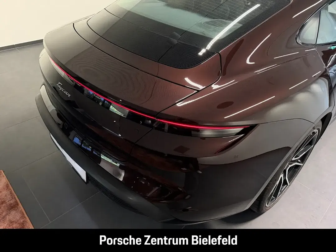 Porsche Taycan - Thumbnail 16
