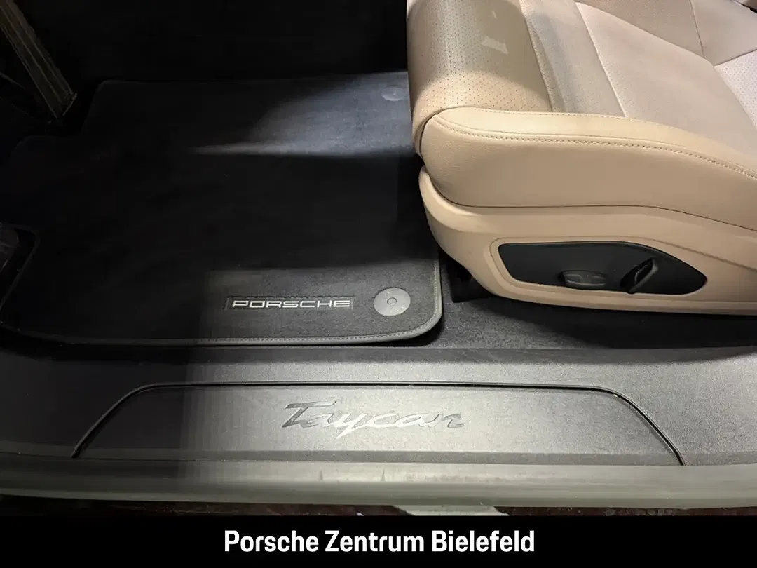 Porsche Taycan - Thumbnail 21
