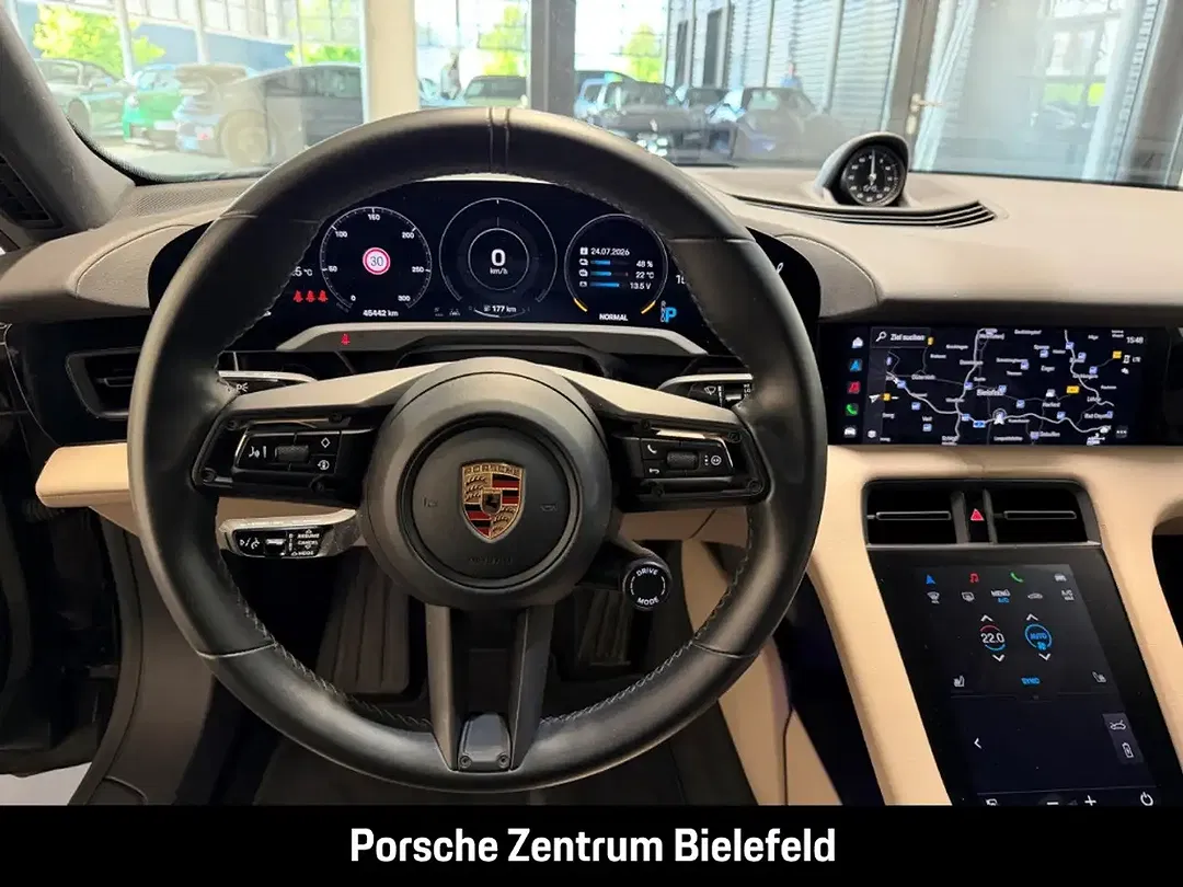 Porsche Taycan - Thumbnail 23