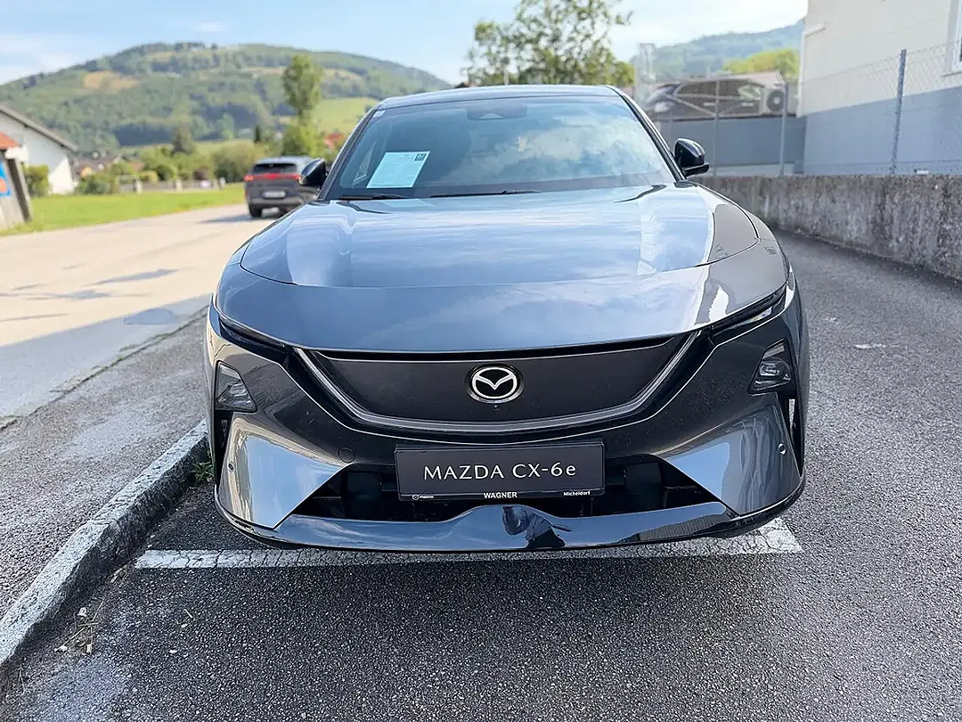 Mazda CX-6e Takumi - Thumbnail 2