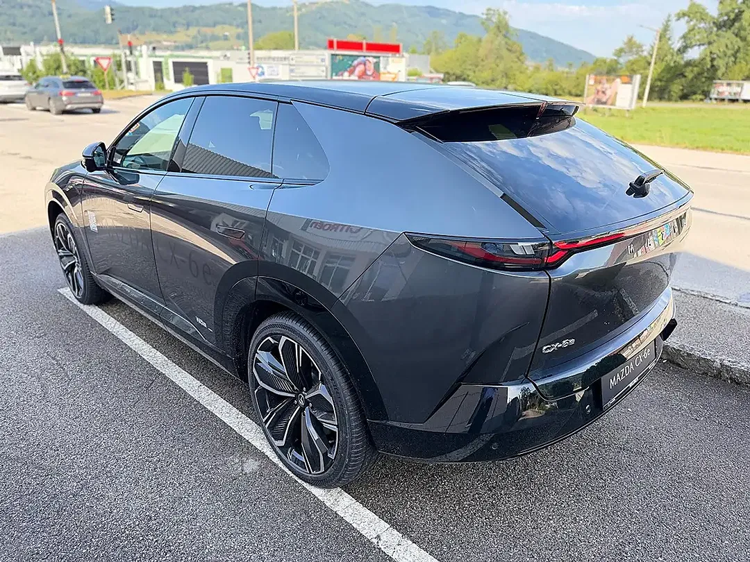 Mazda CX-6e Takumi - Thumbnail 6
