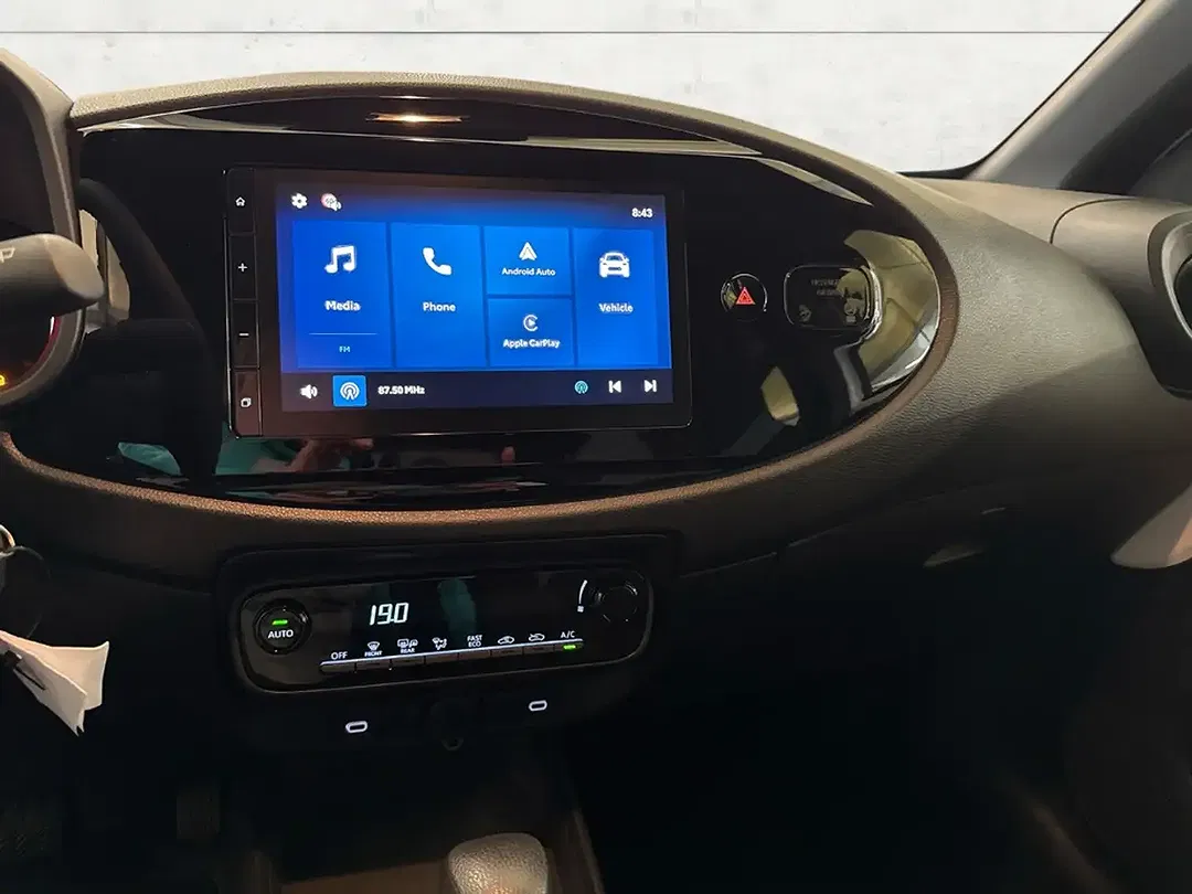 Toyota Aygo X Hybrid - Thumbnail 11