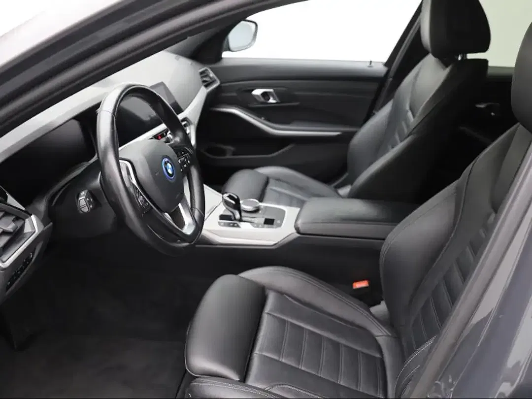BMW 330 Touring - Thumbnail 6