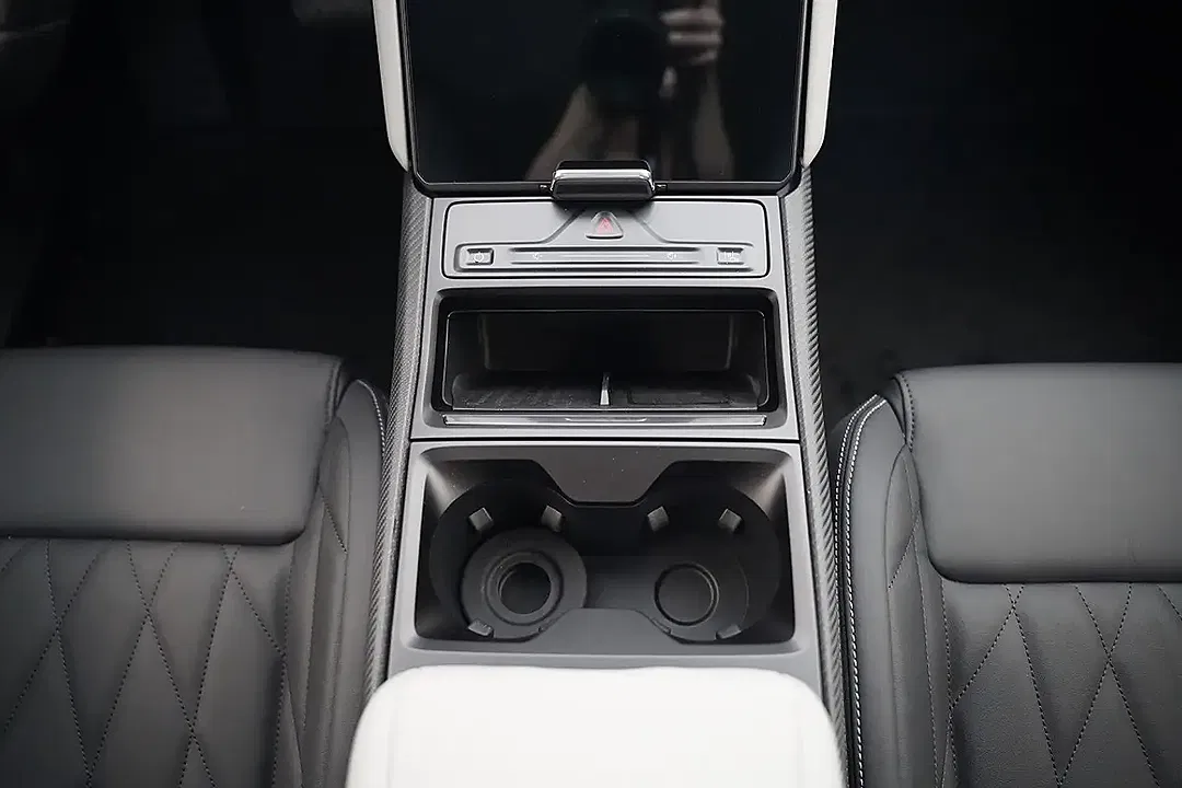 Ford Explorer Premium - Thumbnail 10