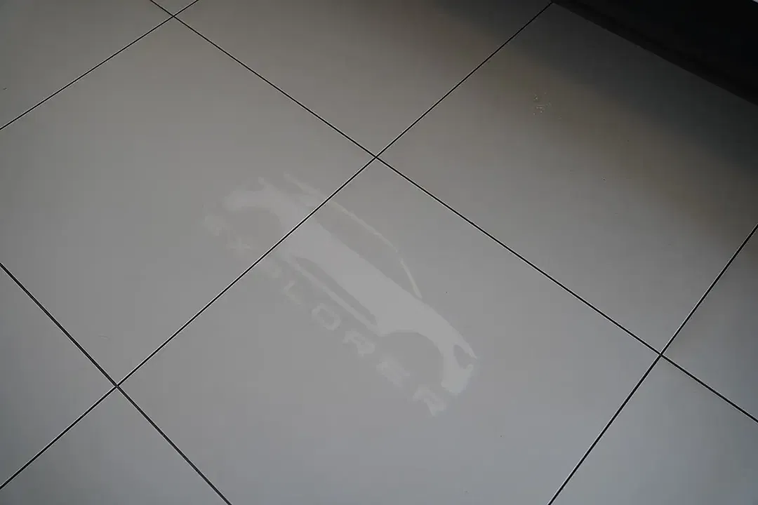 Ford Explorer Premium - Thumbnail 6