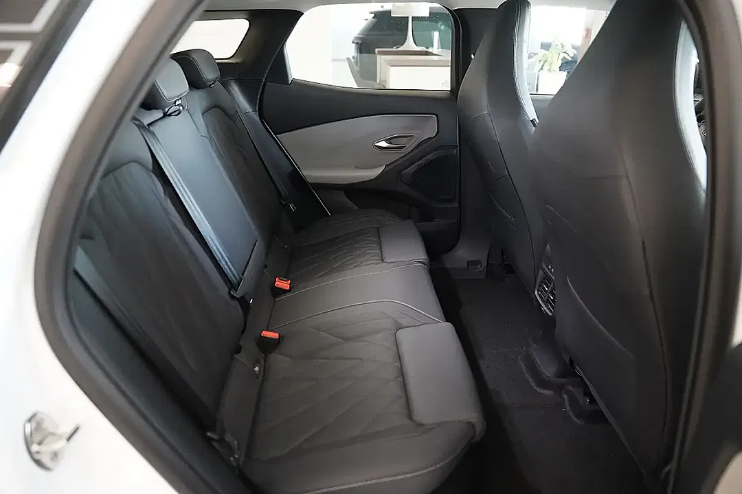 Ford Explorer Premium - Thumbnail 8
