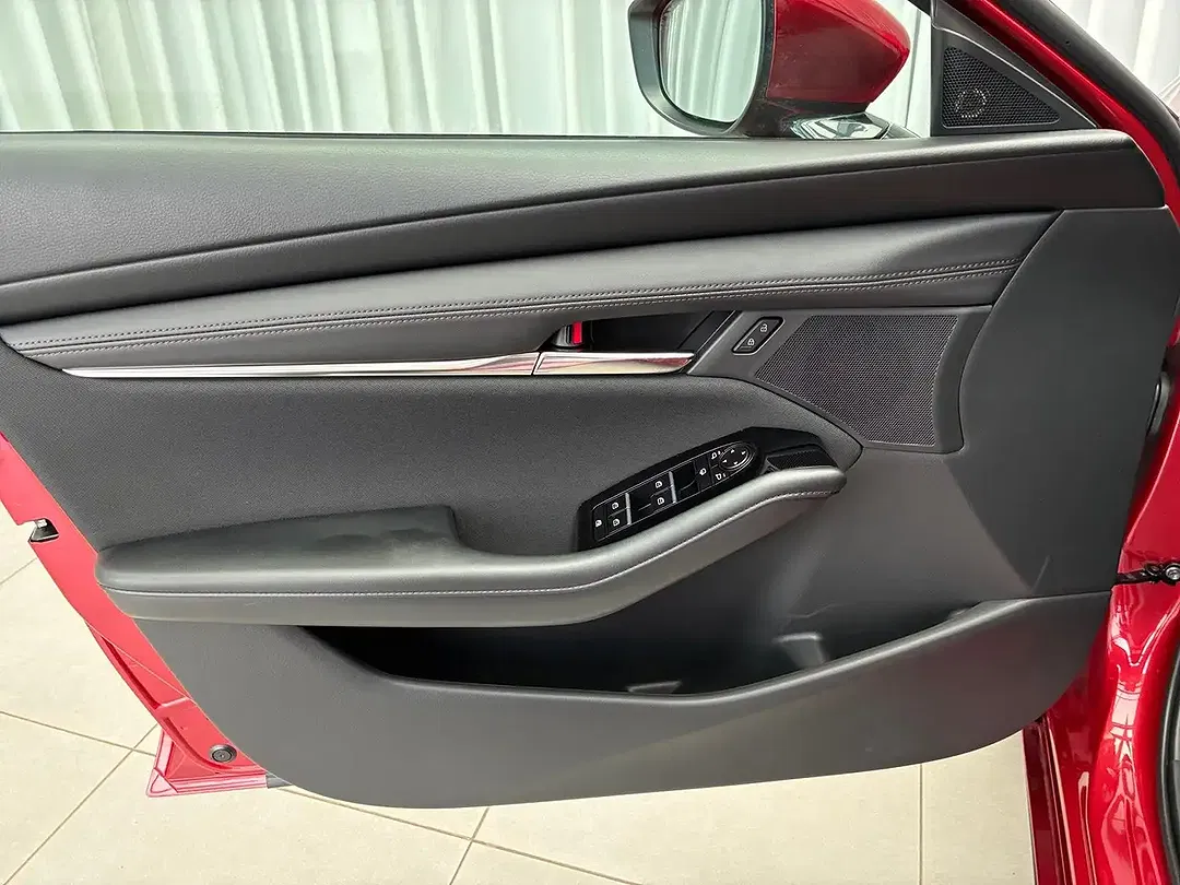 Mazda 3 6MT Centre-Line - Thumbnail 13
