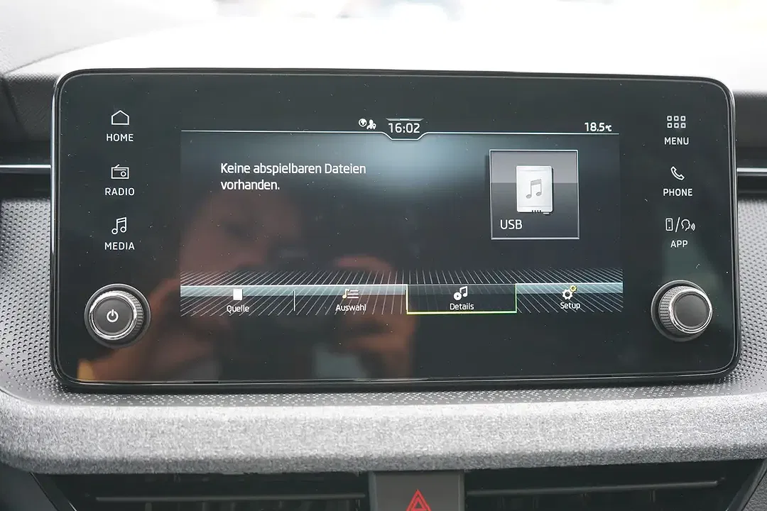Skoda Scala 1.0 TSI - foto 14