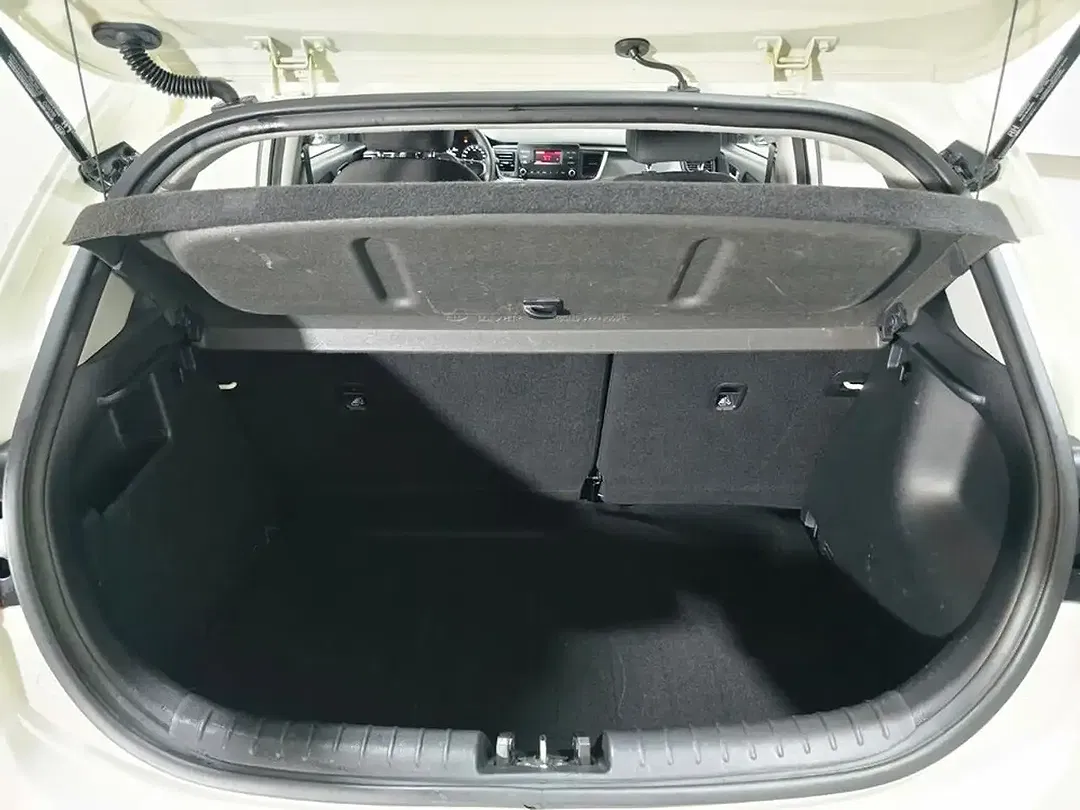 Kia Rio - foto 11