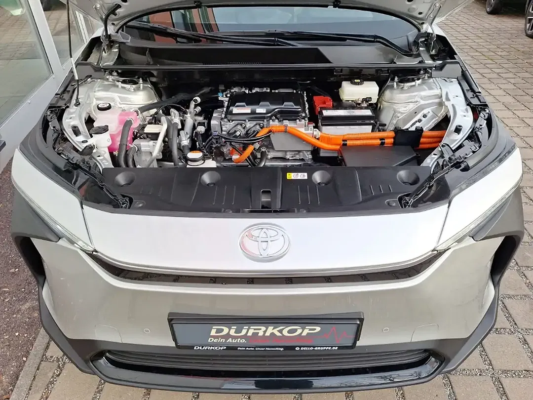 Toyota bZ4X - Thumbnail 14