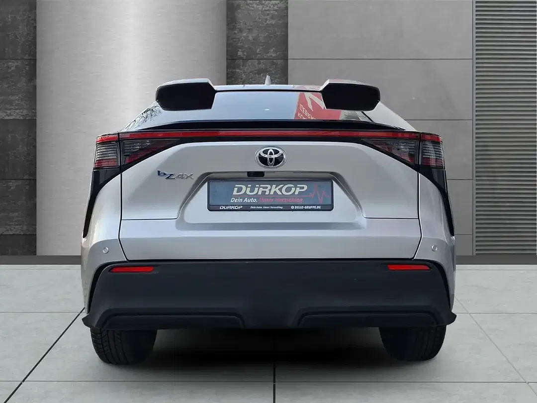 Toyota bZ4X - Thumbnail 6