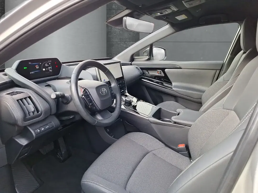 Toyota bZ4X - Thumbnail 7