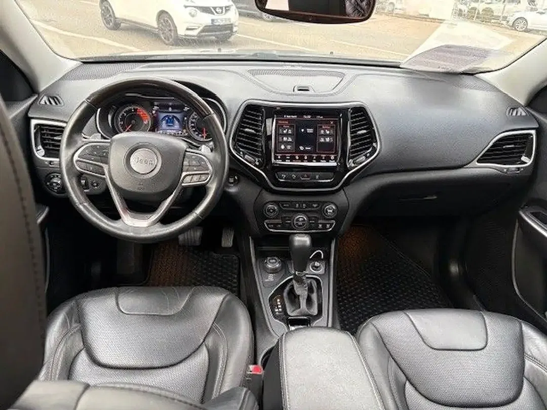 Jeep Cherokee 4x4 Overland - Thumbnail 14