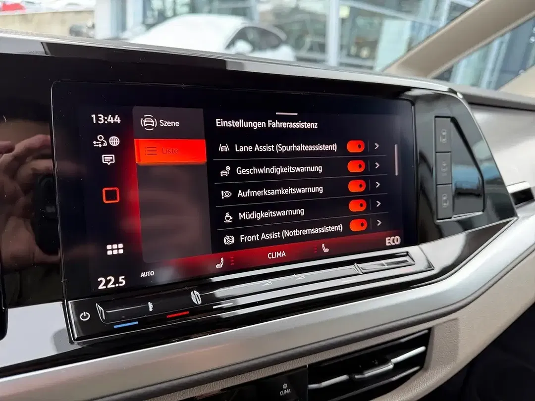 Volkswagen T7 Multivan eHybrid 4Motion Edition - Thumbnail 12