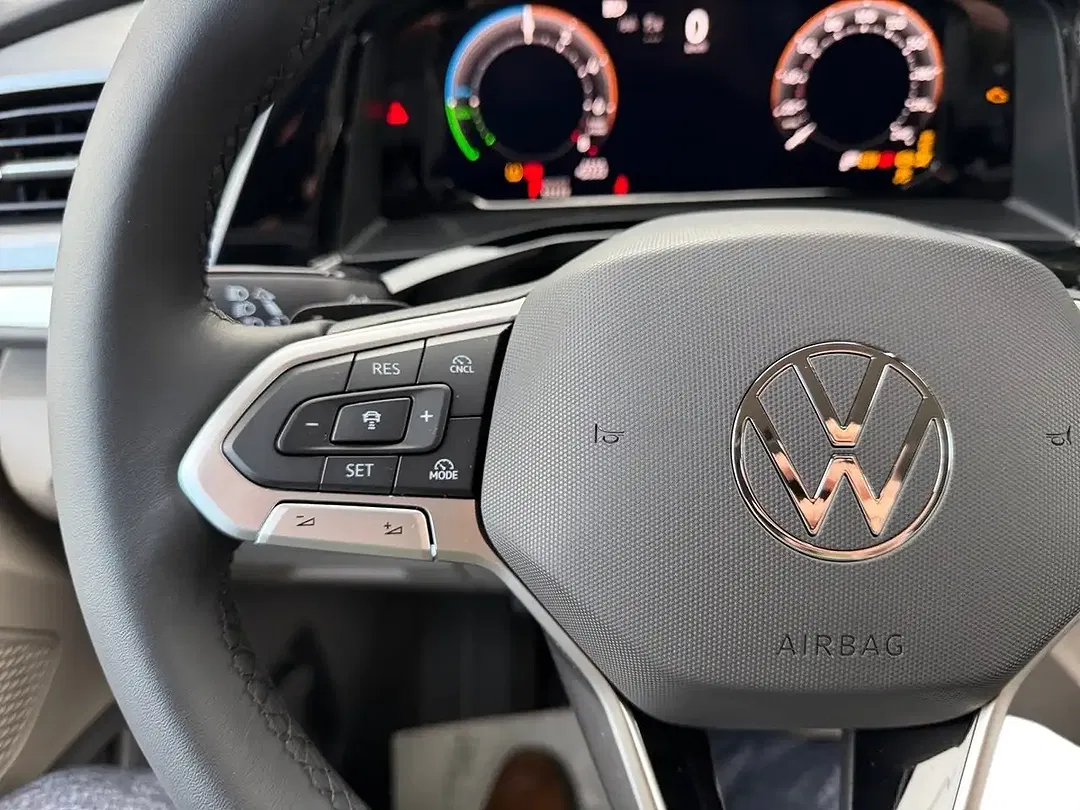 Volkswagen T7 Multivan eHybrid 4Motion Edition - Thumbnail 8