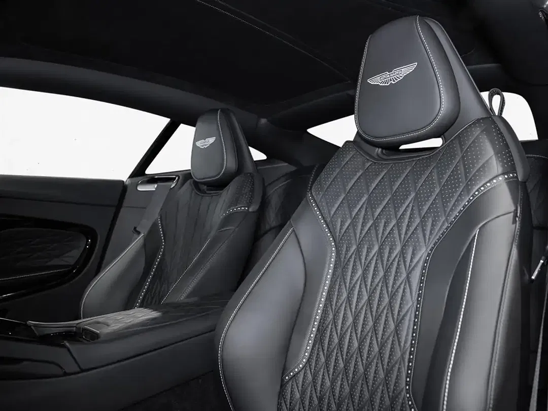 Aston Martin DB12 Coupe - Thumbnail 12