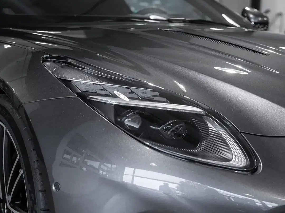 Aston Martin DB12 Coupe - Thumbnail 13