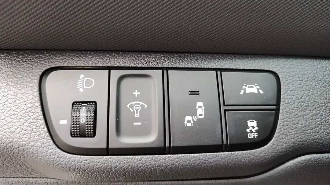Hyundai IONIQ Prime - Thumbnail 19