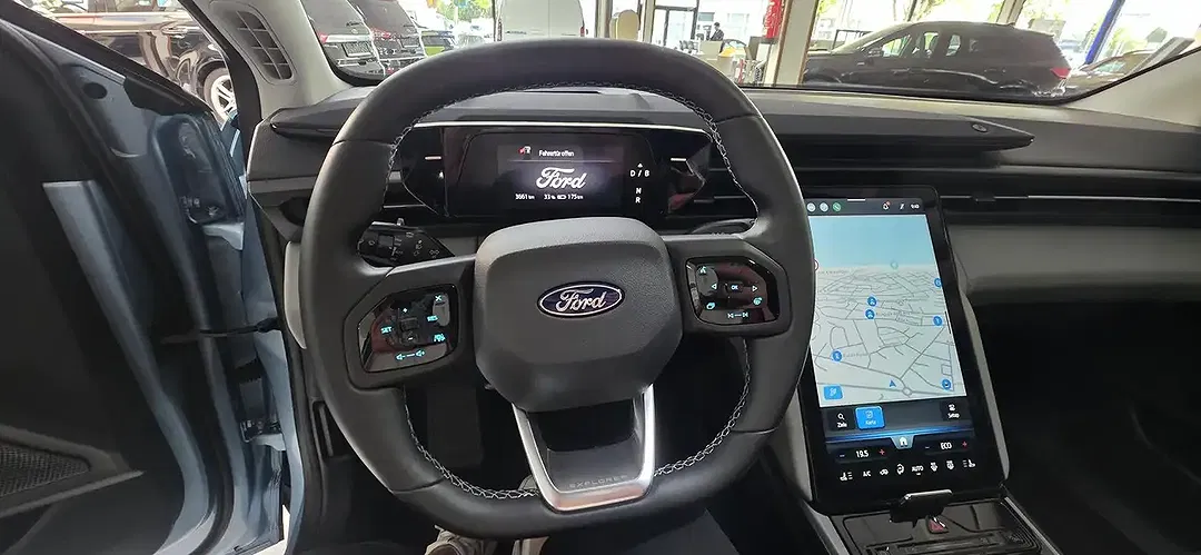 Ford Explorer Extended Range - Thumbnail 10